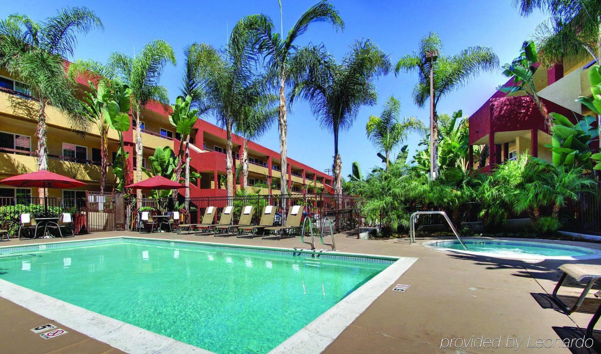 Mission View & Sea World - Zoo Hotel 3*