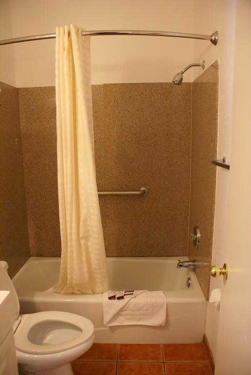 Motel Harborview & Suites-convention Center-airport-gaslamp-seaworld-zoo-balboa Park