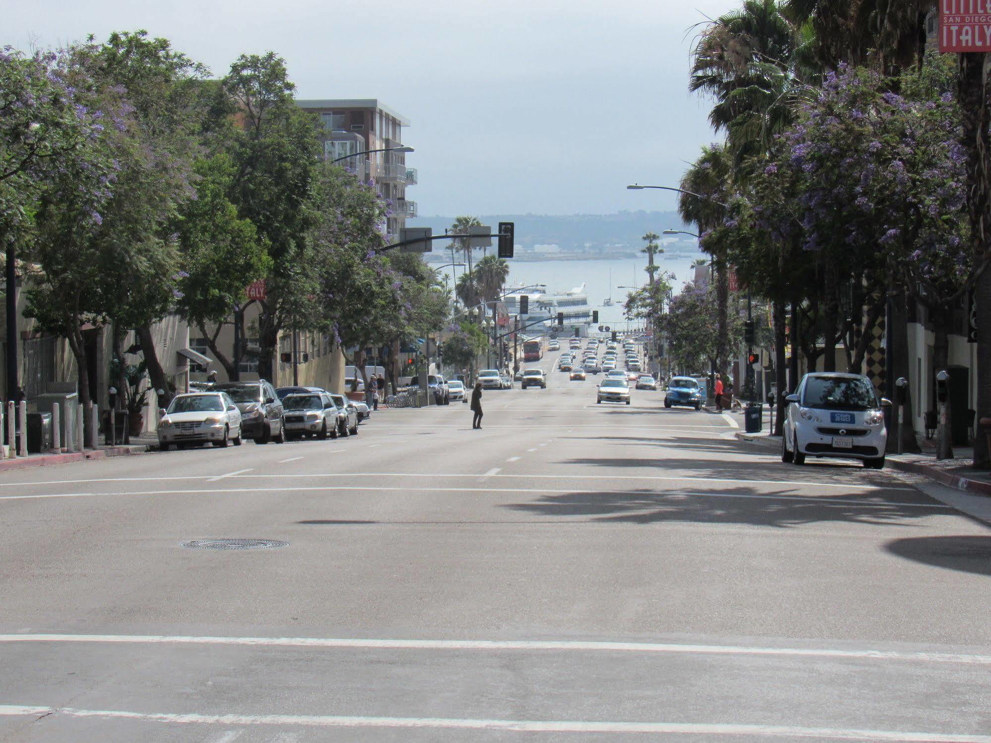 Harborview & Suites-convention Center-airport-gaslamp-seaworld-zoo-balboa Park San Diego