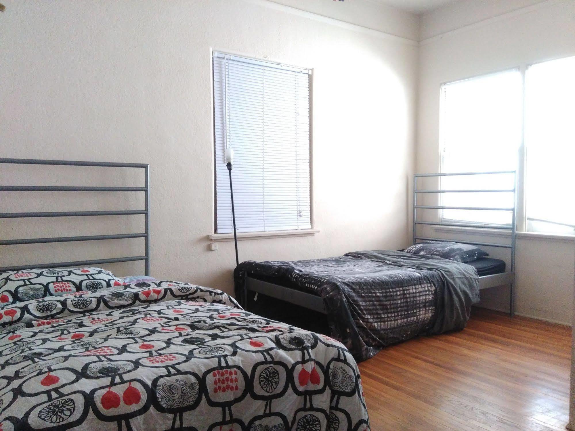 Habibi Hostel *