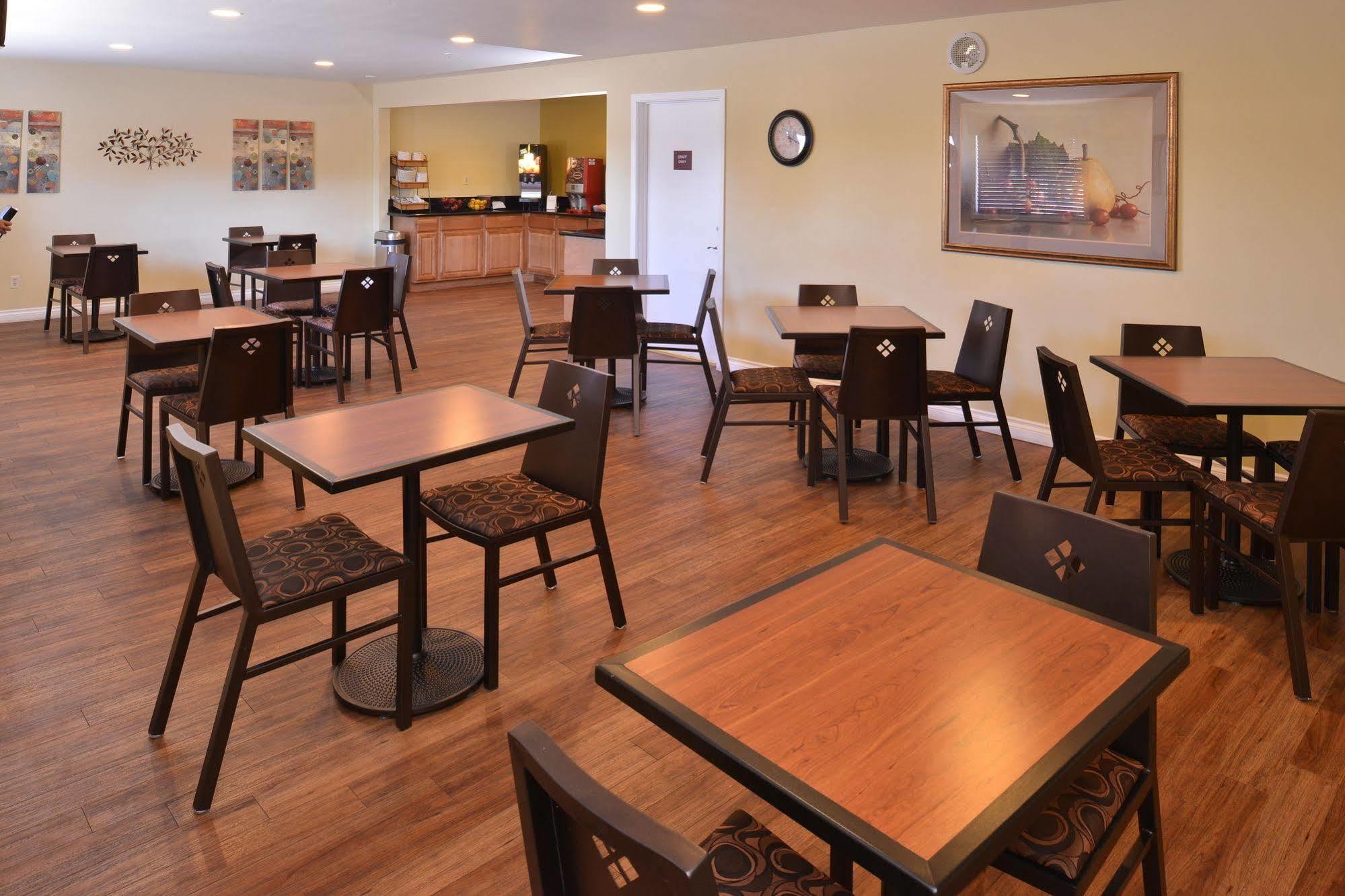 Pleasant Hotel