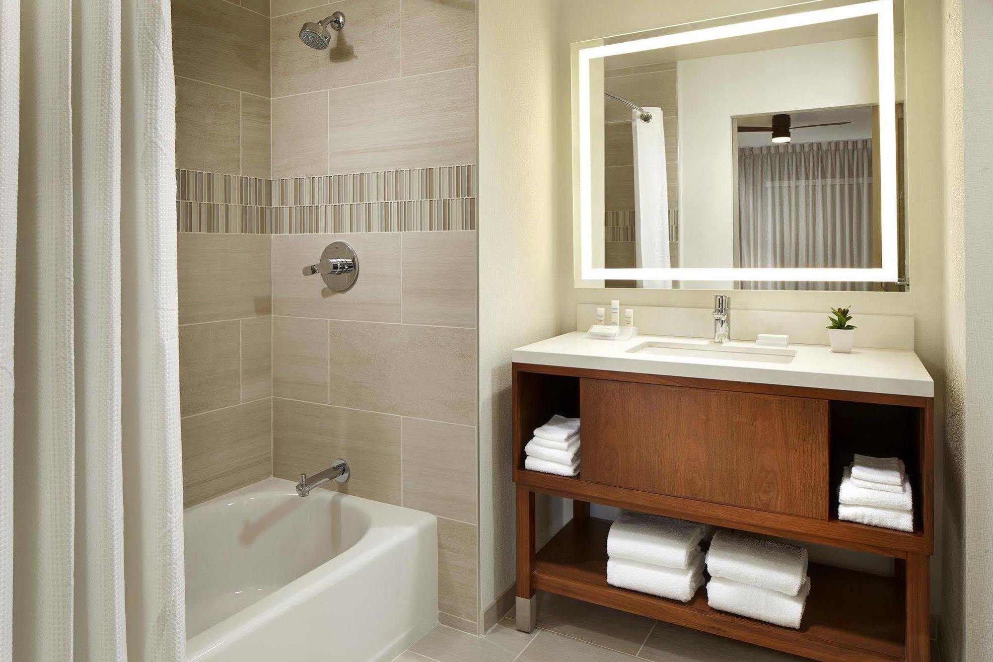 Homewood By Hilton Downtown/bayside 3*