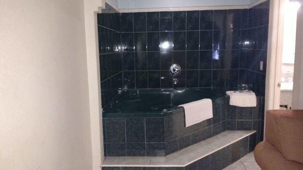 La Petite Rouge Hotel 2*