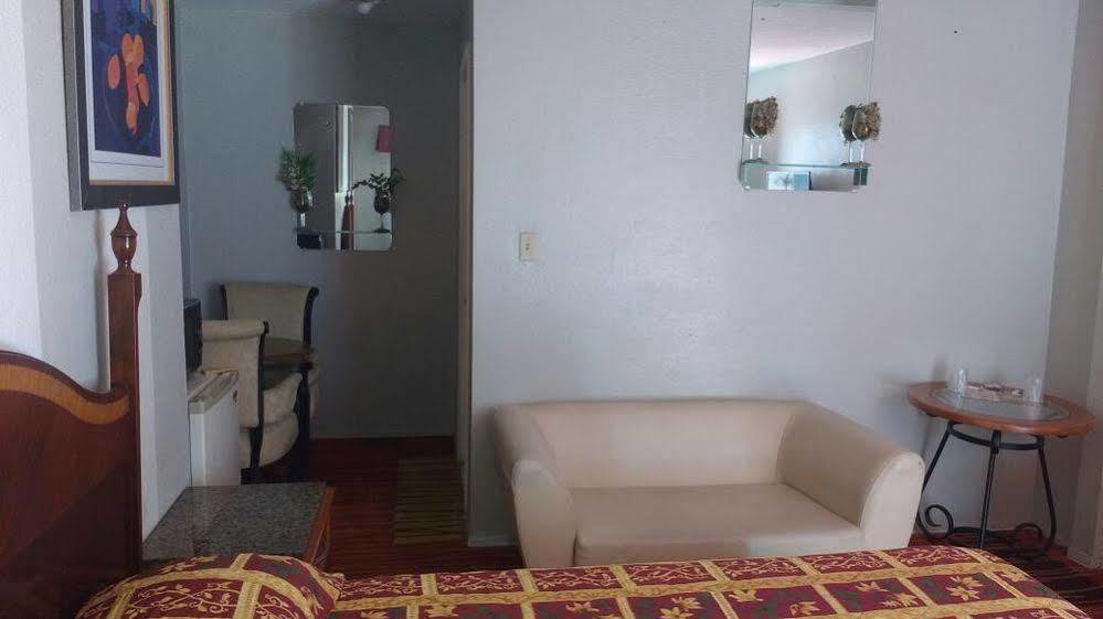 La Petite Rouge Hotel San Diego