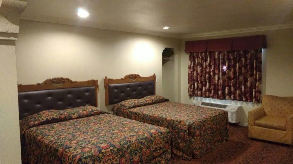 La Petite Rouge Hotel San Diego