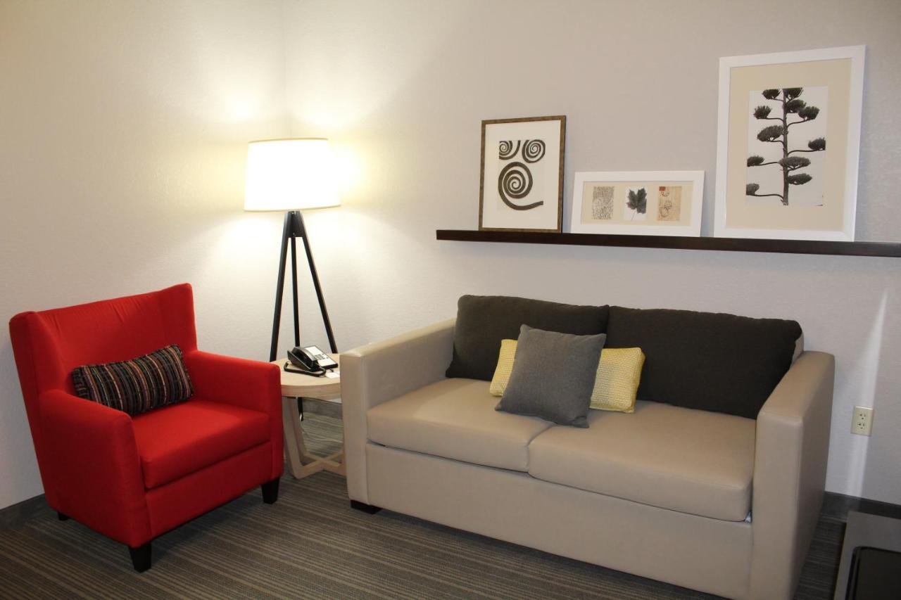 Hotel Country & By Radisson, North, Ca 3*