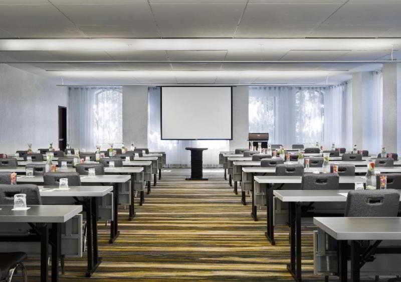 Republic San Diego, Autograph Collection Hotel 4*