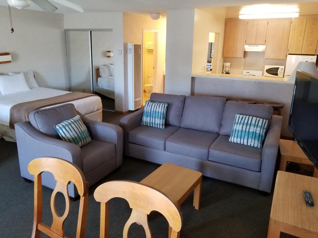 Hotel The 3*