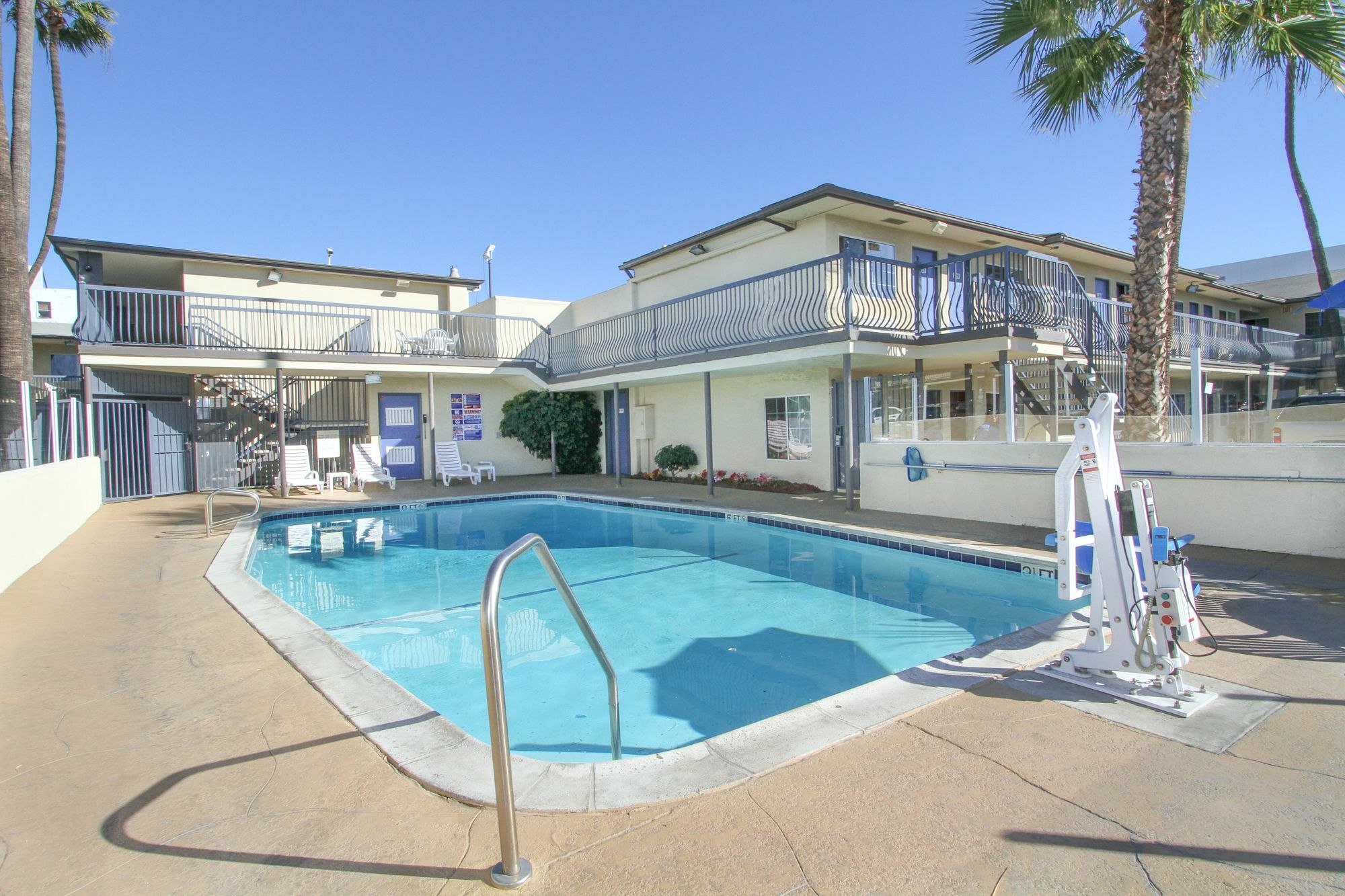 6 San Diego, Ca Airport Harbor 2*