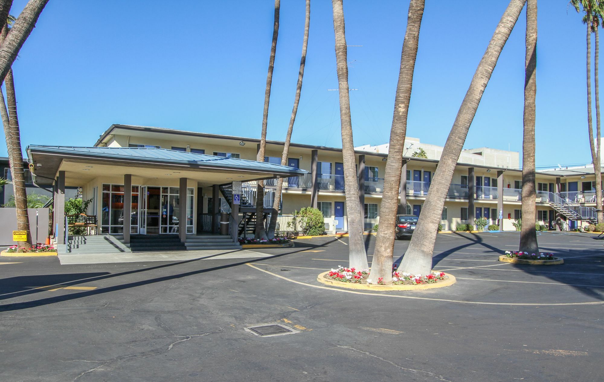 Hotel 6 San Diego, Ca Airport Harbor 2*