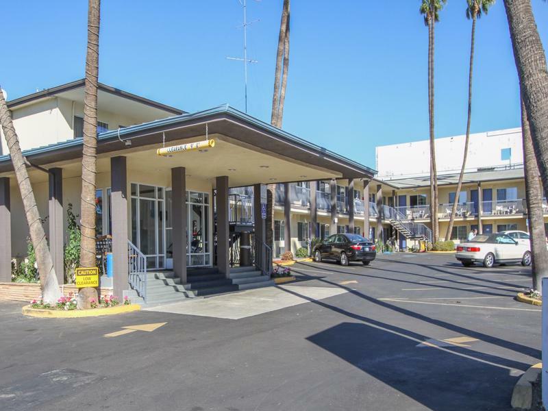 6 San Diego, Ca Airport Harbor Hotel 2*