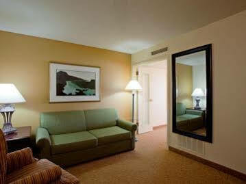 Country & By Radisson, North, Ca Hotel
