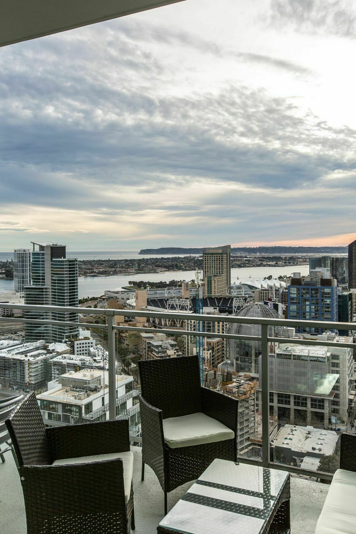Luxurious 3br In Downtown By Sonder Apartment *