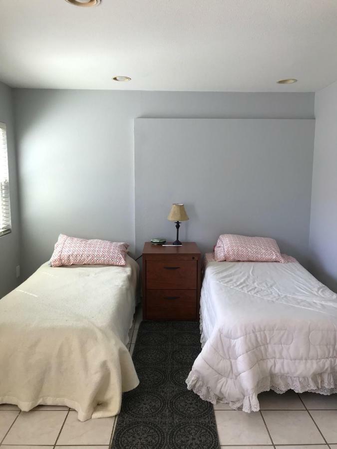 3 Bedrooms Guest House, Pacific Beach, Sea World, Downtown,& 3 Bus Lines-3 *