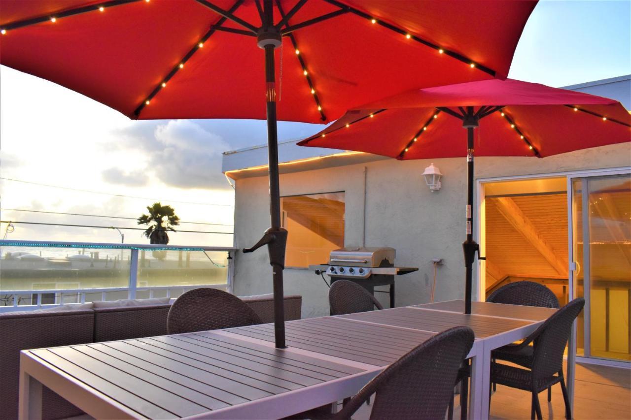 Luv Oceanside Views-1 House To Beach, Boardwalk And Waves-spacious Rooftop Sun Deck-plus King Beds Too! Holiday home San Diego
