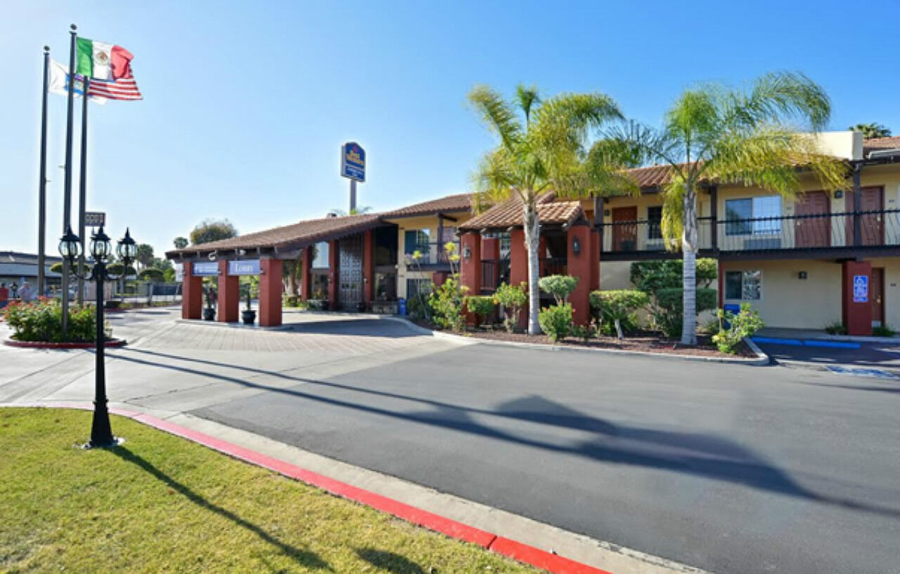 Hotel Western Americana 3*
