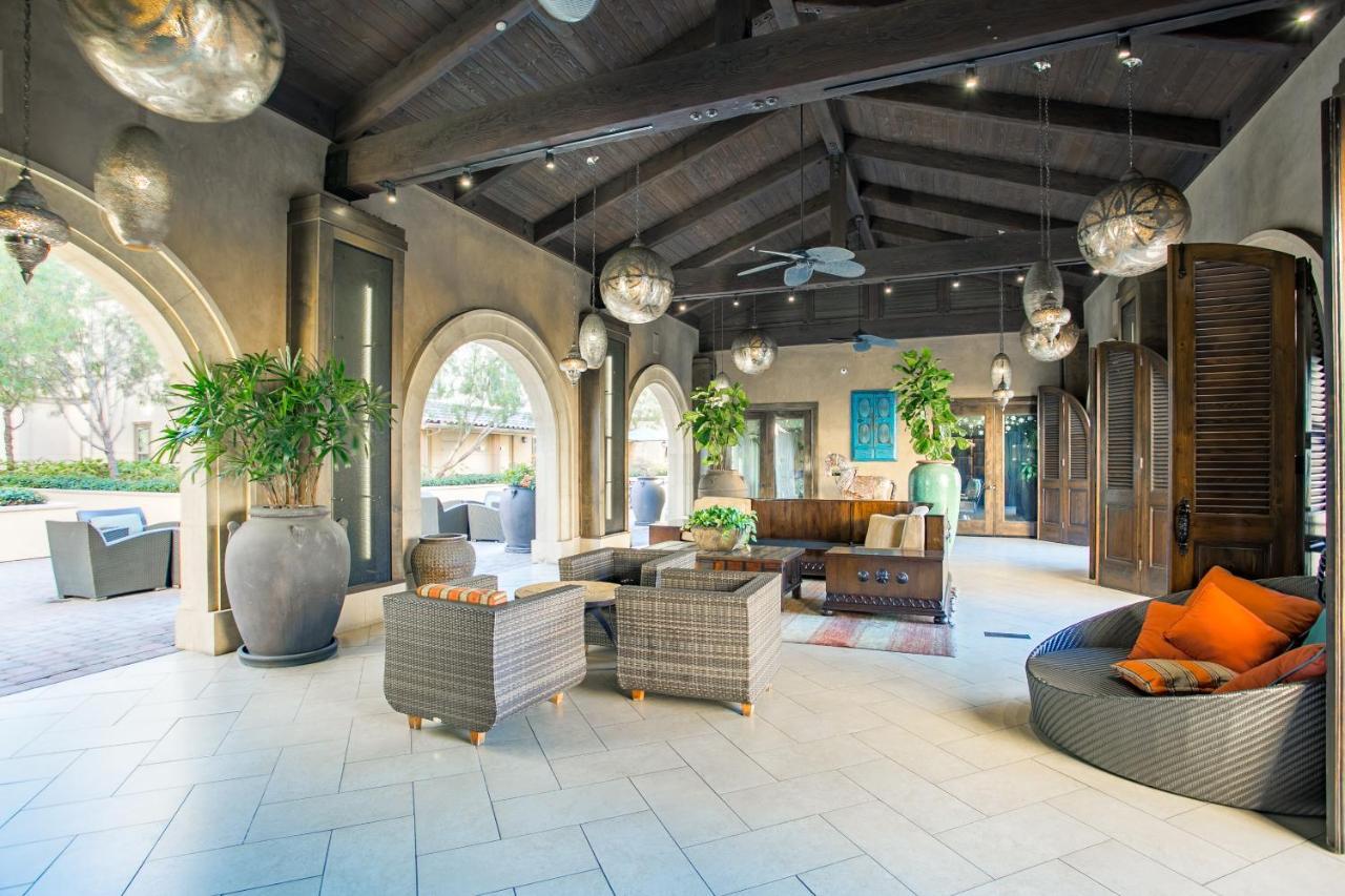 Wanderjaunt - Luxe Mission Valley Apts