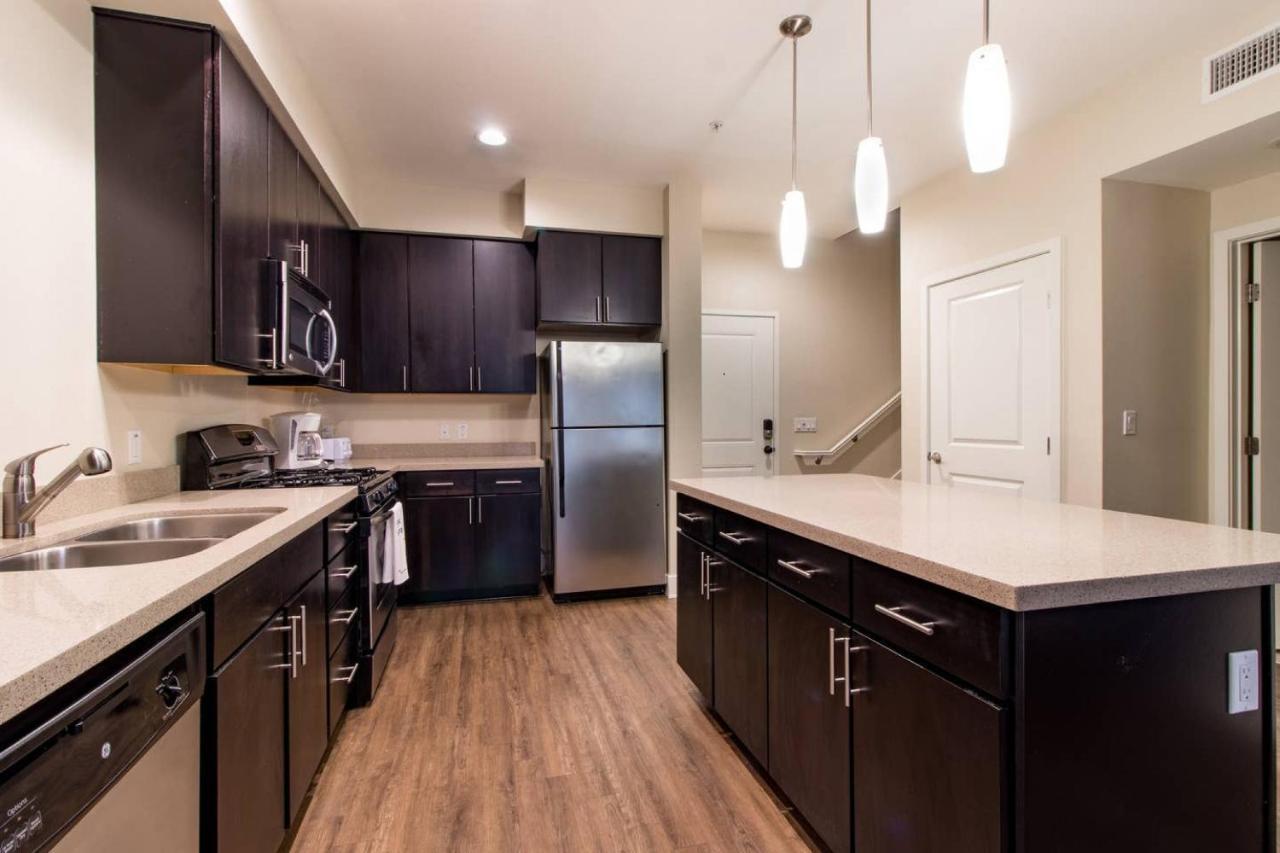 Wanderjaunt - Luxe Mission Valley Apts *
