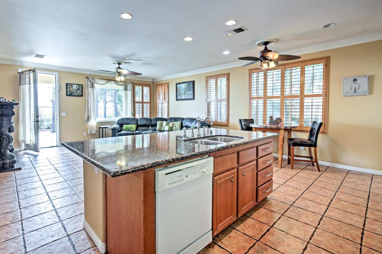 Holiday home Ocean-view With Pool, Patio And Hot Tub