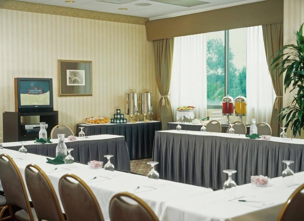 Country & By Radisson, North, Ca Hotel 3*