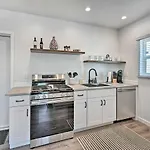 Stylish San Diego Apartment With Smart Tv!
