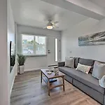 Stylish San Diego Apartment With Smart Tv!
