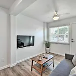 Stylish San Diego Apartment With Smart Tv!