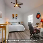 Entire Spacious 4-Bedroom House W Free Pool Access, Garage & Parking In Prime Location