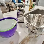 Professionals-Restaurants-Fastwifi-A C-Desk- Pets