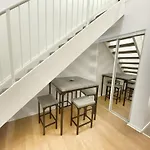 Stylish Loft Apartments Near Downtown With Free Parking