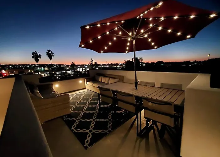 Modern Comfort, Prime Location, 360 Views, 4 Bedroom Entire House