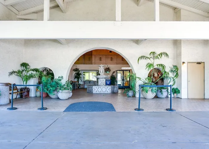 California Suites Hotel