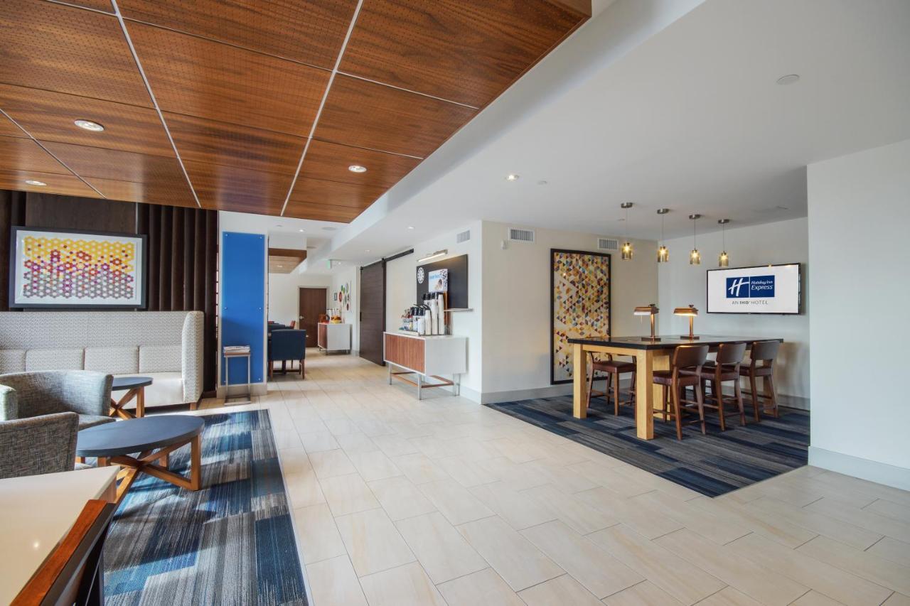 Express Mira Mesa By Ihg 2*