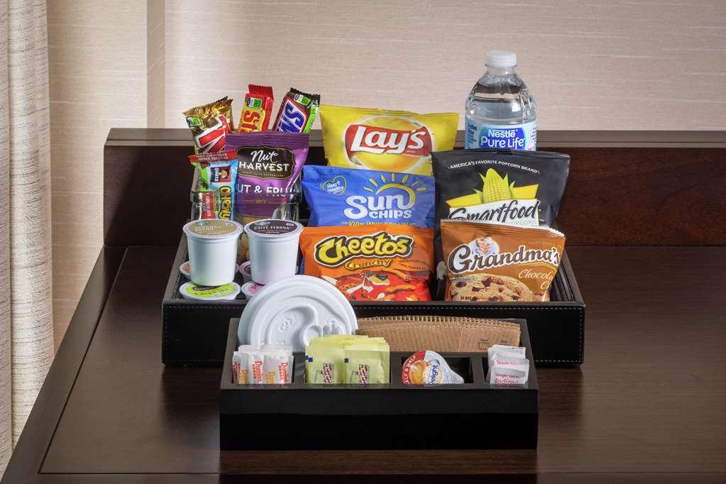 Hotel Embassy By Hilton Bay Downtown 3*