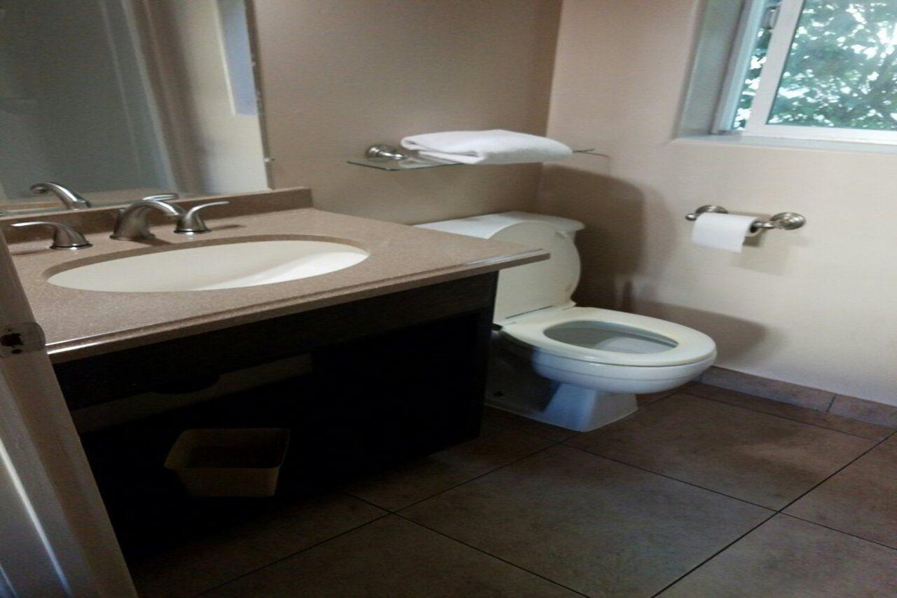 Fairfield & By Marriott Pacific Hotel 2*
