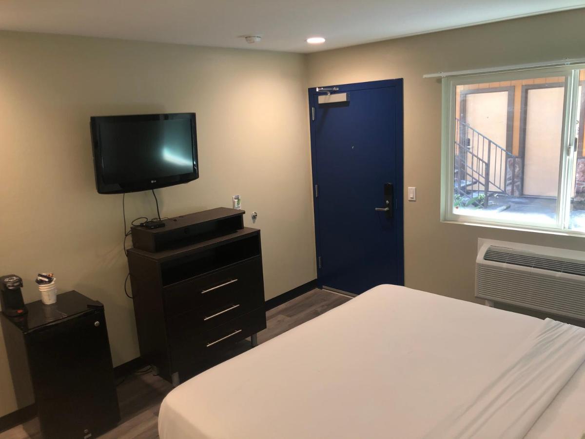 Primera Hotel