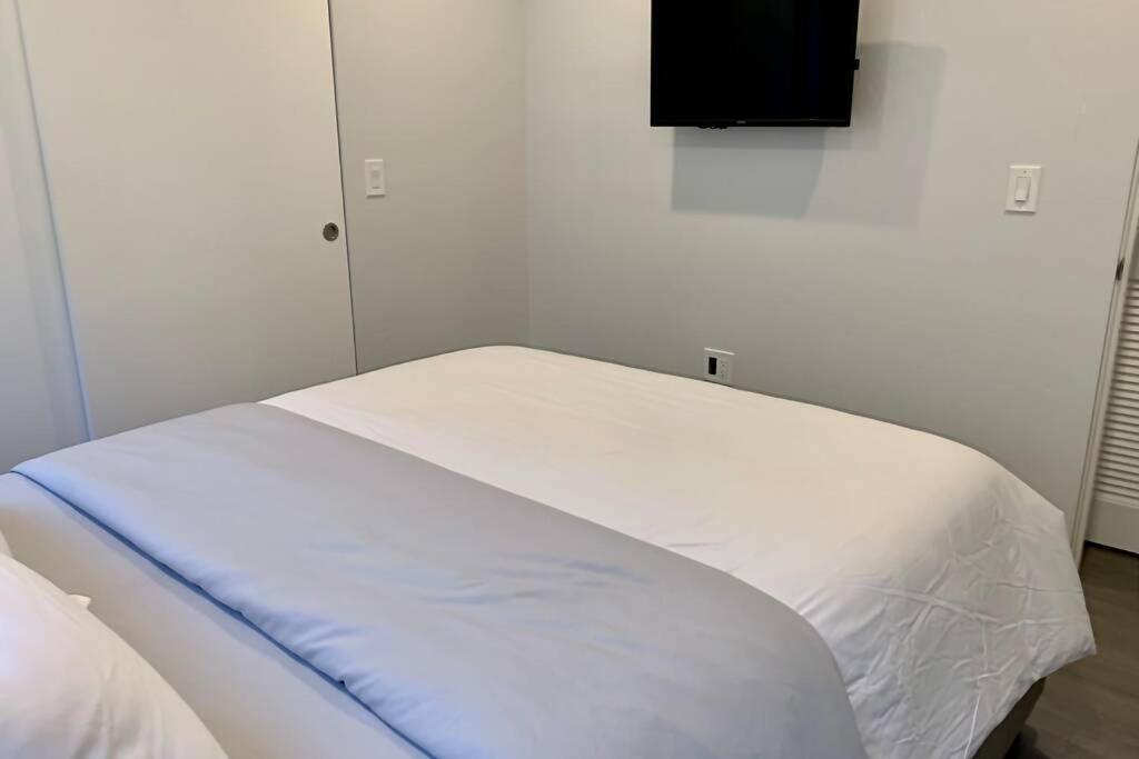 3bd Sleeps 8 Rooftop Bayside Feel The Ocean Breeze Holiday home San Diego