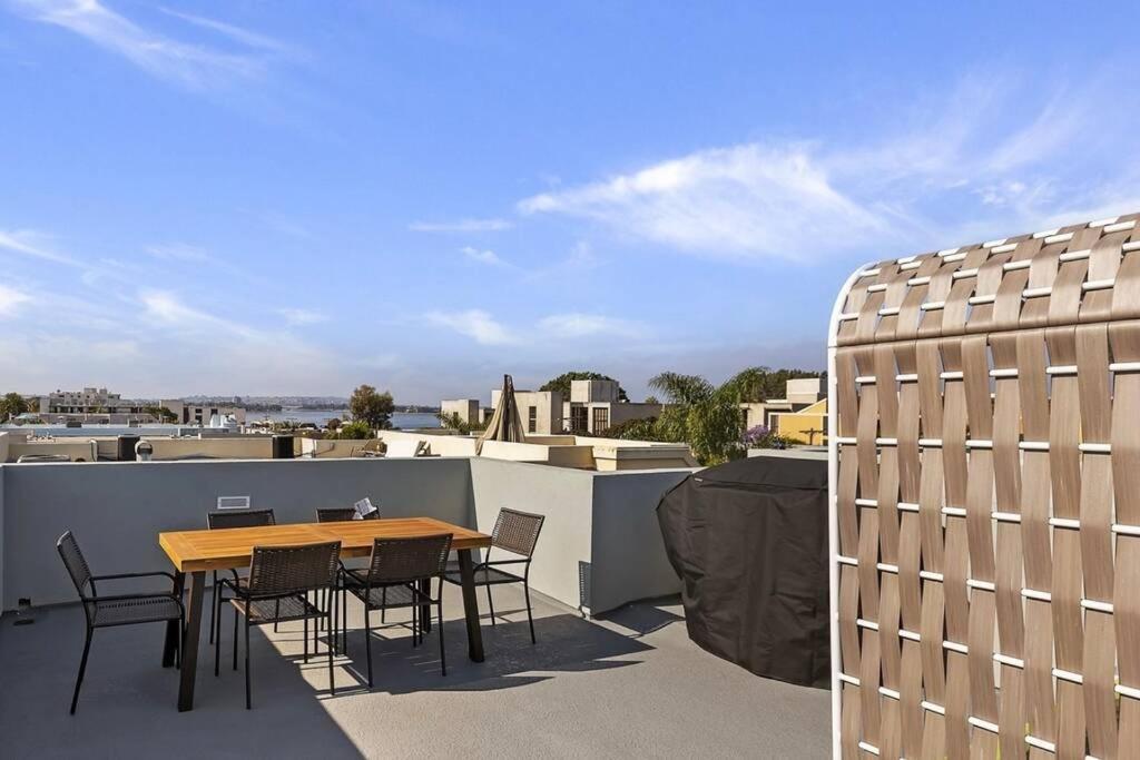 3bd Sleeps 8 Rooftop Bayside Feel The Ocean Breeze Holiday home San Diego