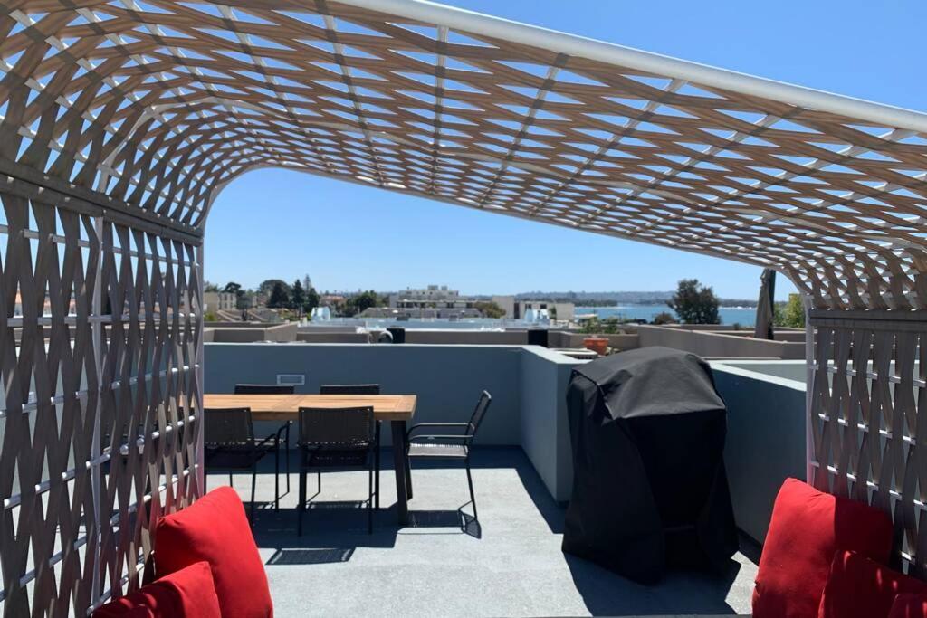 3bd Sleeps 8 Rooftop Bayside Feel The Ocean Breeze Holiday home