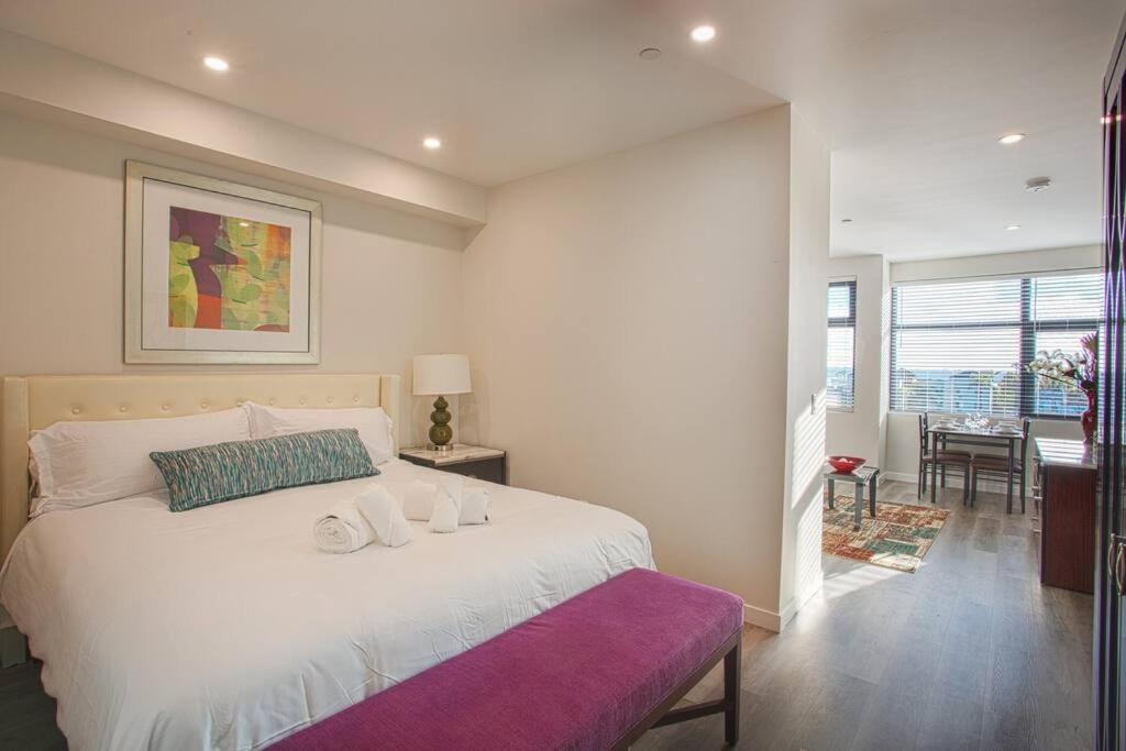 Apartment The Beautiful Bay View From 1 Bedroom *