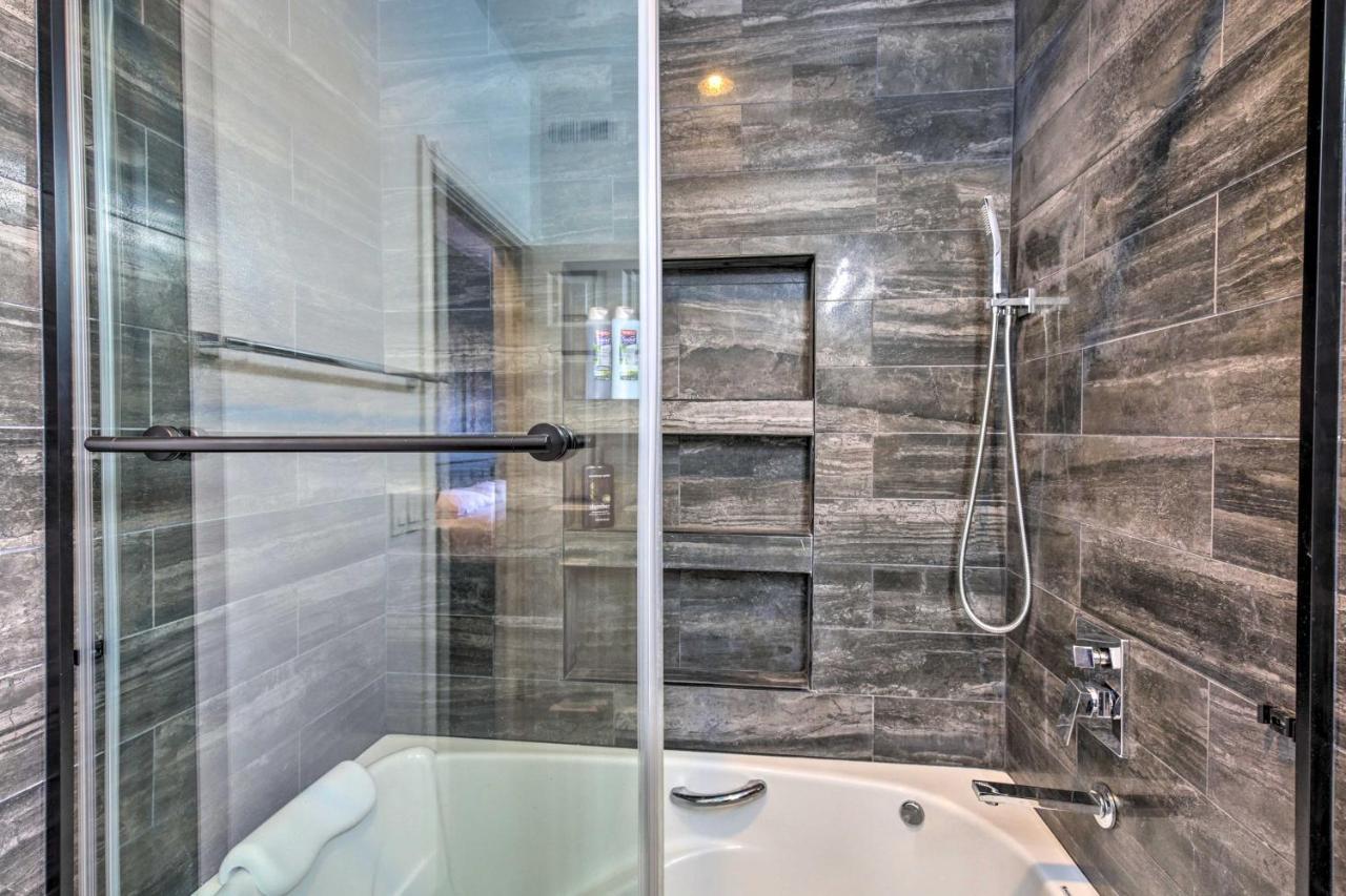 Torrey Modern Studio! Apartment