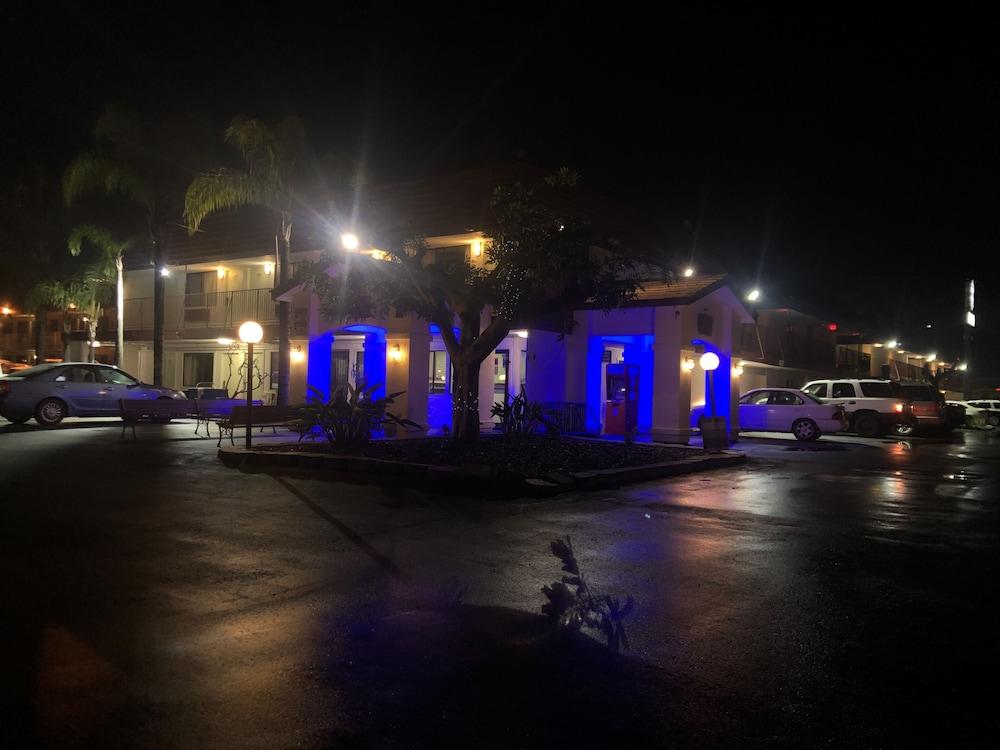 Hotel Primera 2*