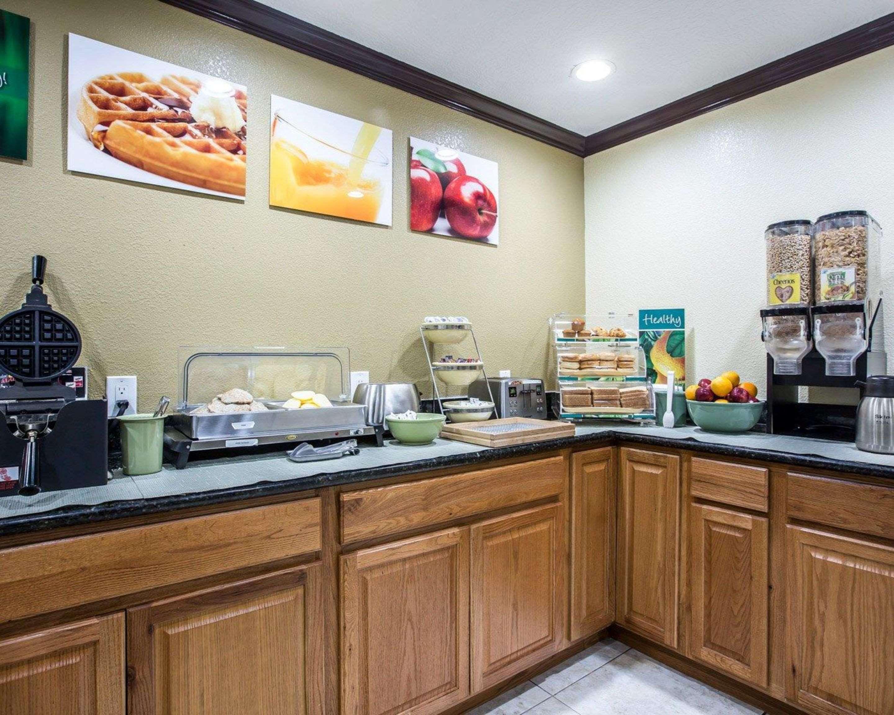 Quality I-5 Naval Base Inn