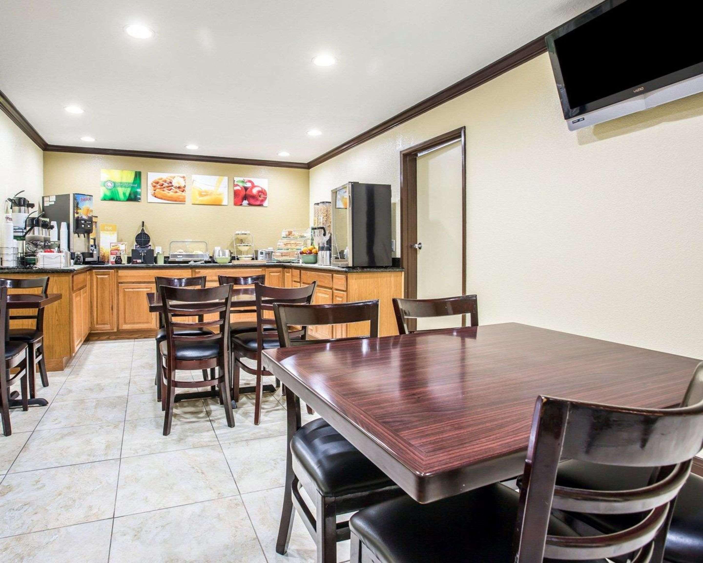 Quality I-5 Naval Base Inn 2*