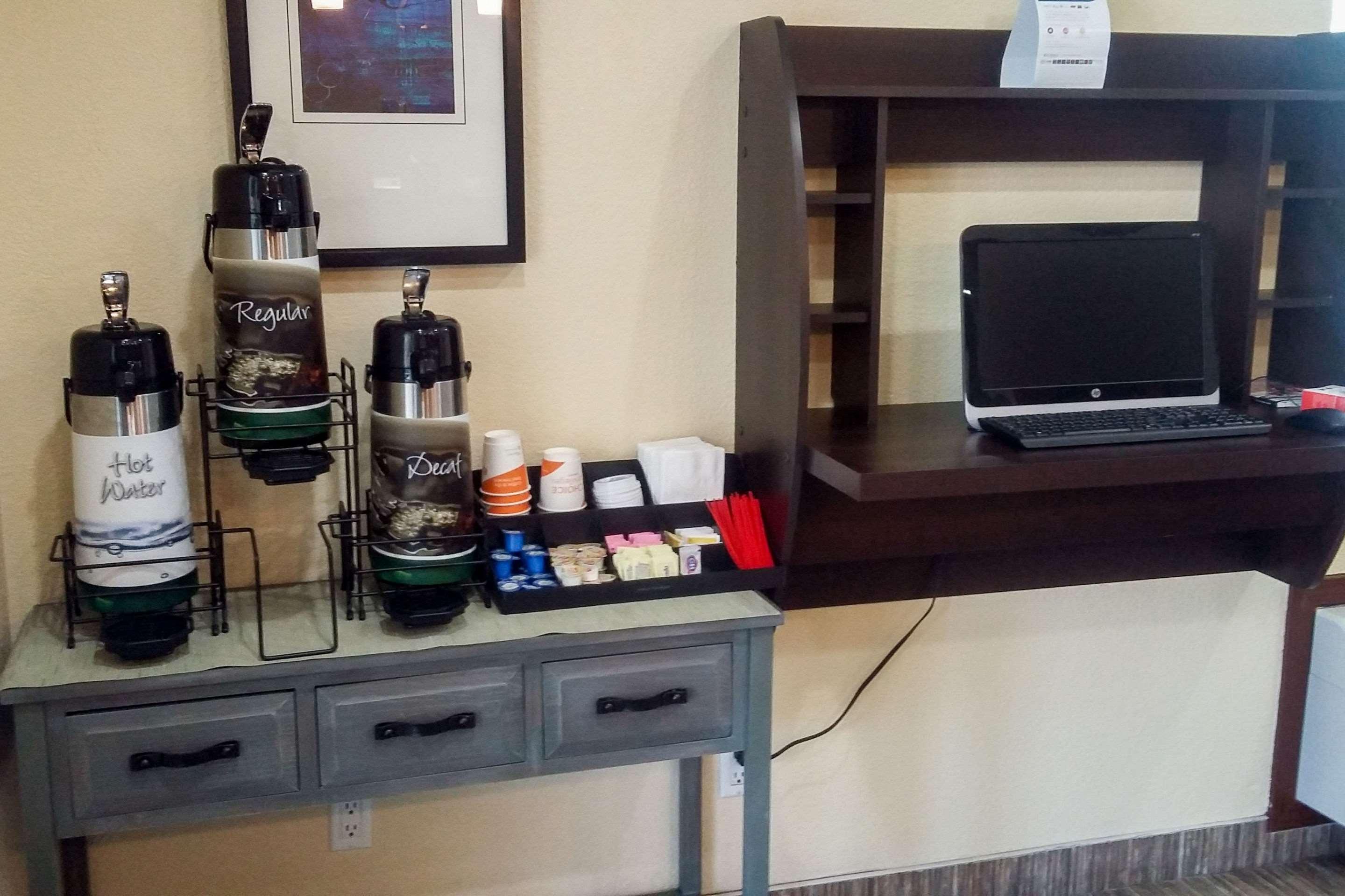 Quality I-5 Naval Base Inn