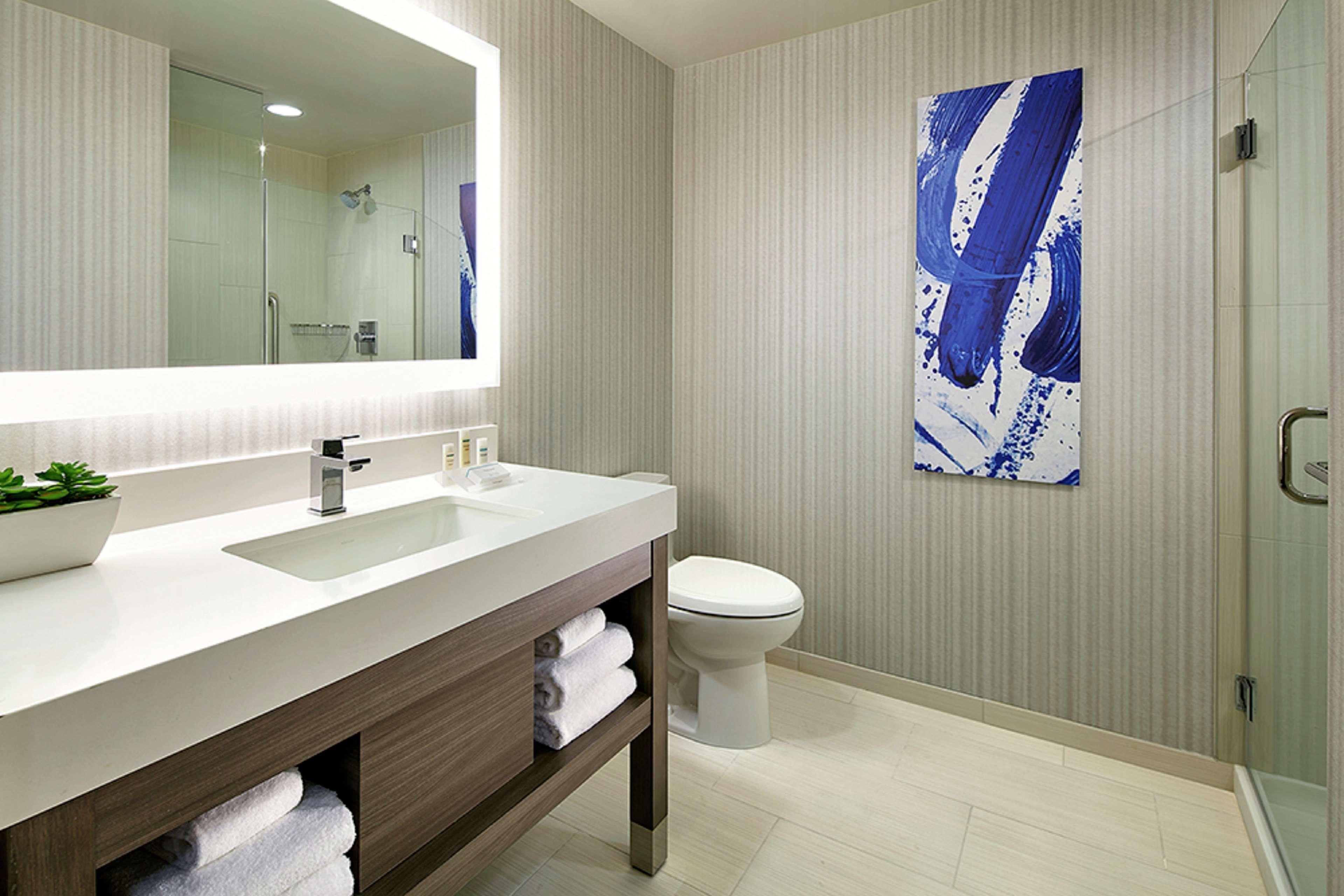 Hilton Garden Downtown/bayside, Ca 3*