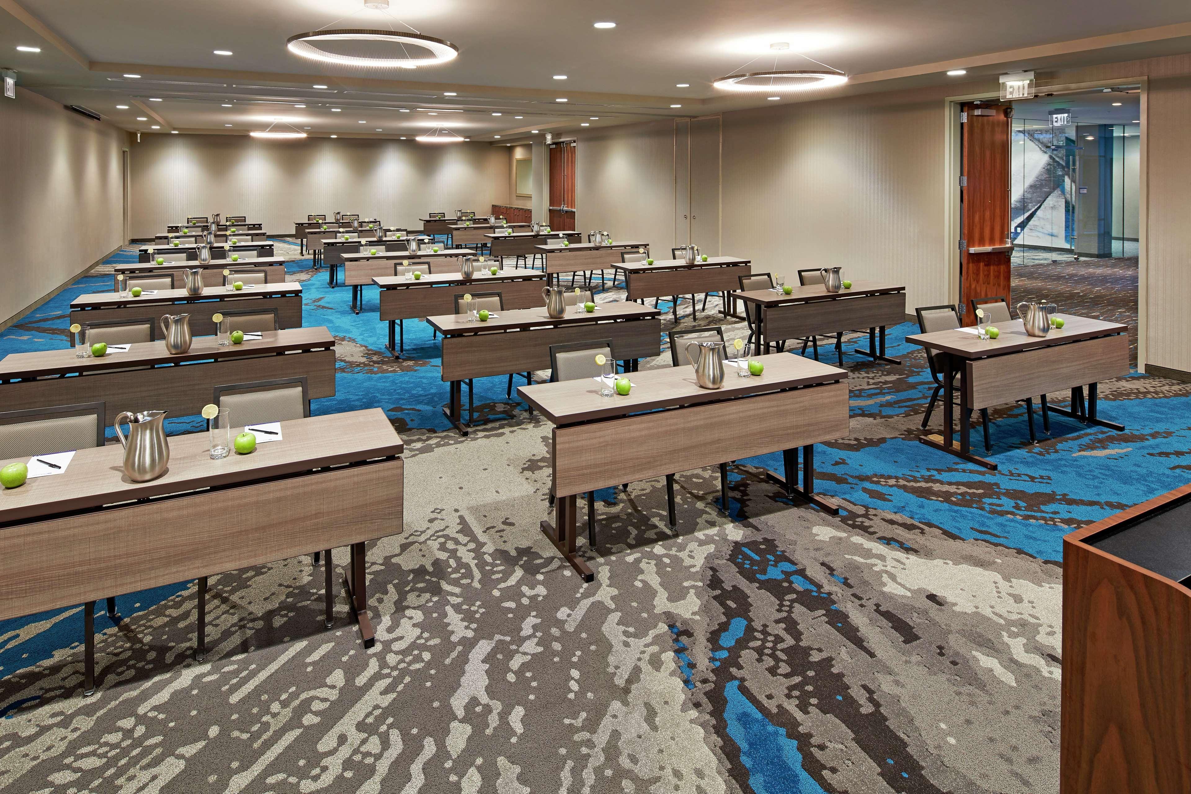 Hotel Hilton Garden Downtown/bayside, Ca 3*