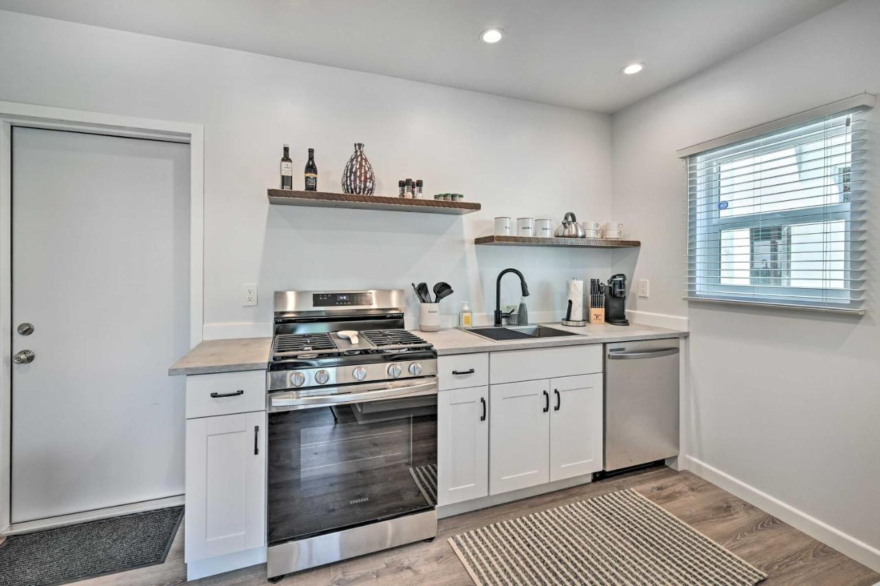 Stylish With Smart Tv! Apartment