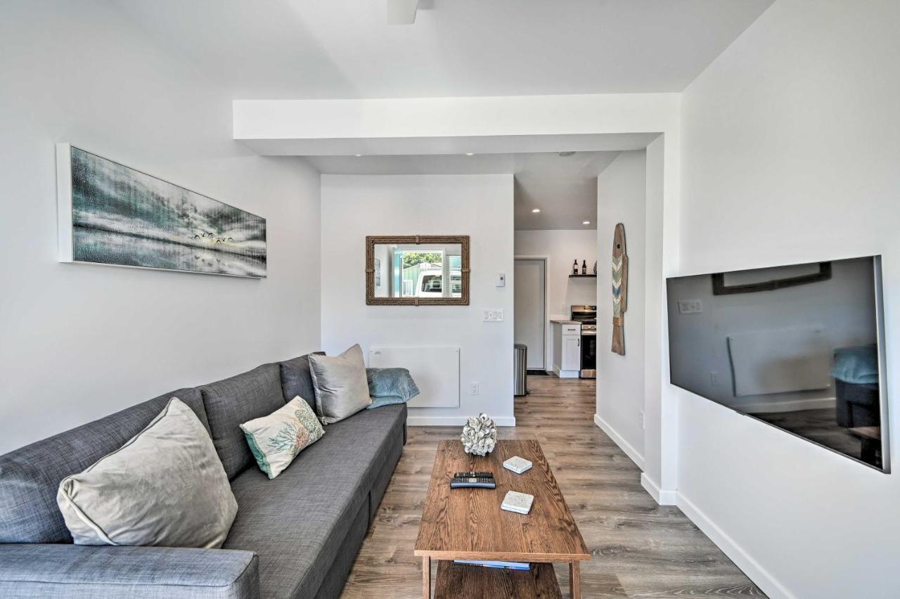Stylish With Smart Tv! *