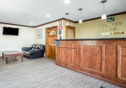 Quality I-5 Naval Base Inn